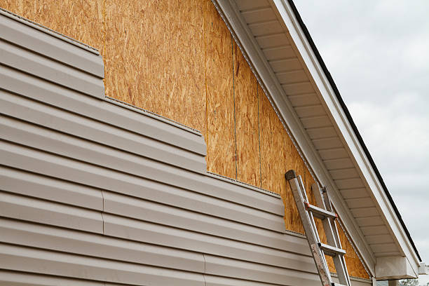Professional Siding technician working in Harleysville, PA